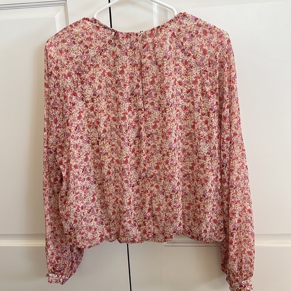 NWT L Dynamite floral top - Picture 3 of 3